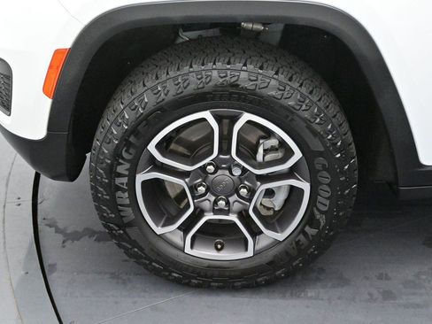 Used 2022 Jeep Grand Cherokee Trailhawk AWD/4WD image 35