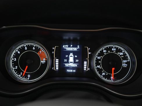 Used 2020 Jeep Cherokee Latitude AWD/4WD image 26