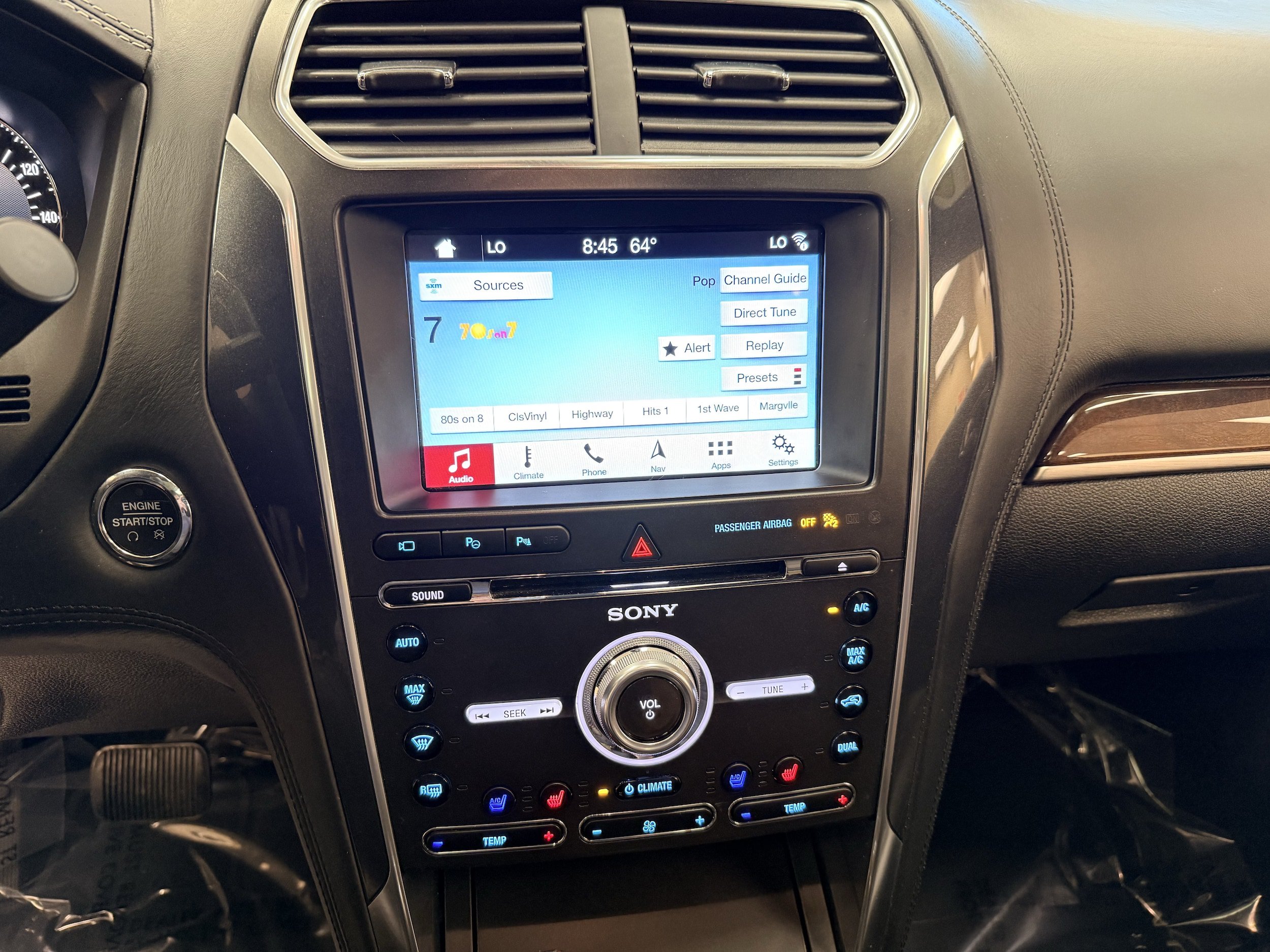 Used 2018 Ford Explorer Platinum AWD/4WD image 26