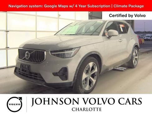 Certified 2025 Volvo XC40 B5 Plus image 3