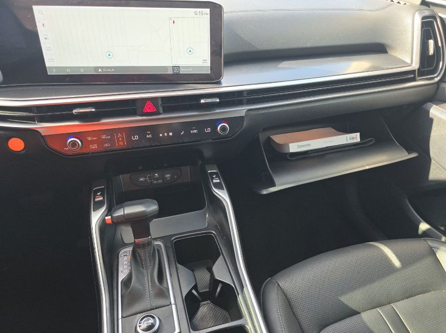 Used 2025 Kia Sorento S w/ Panoramic Sunroof Package FWD image 10