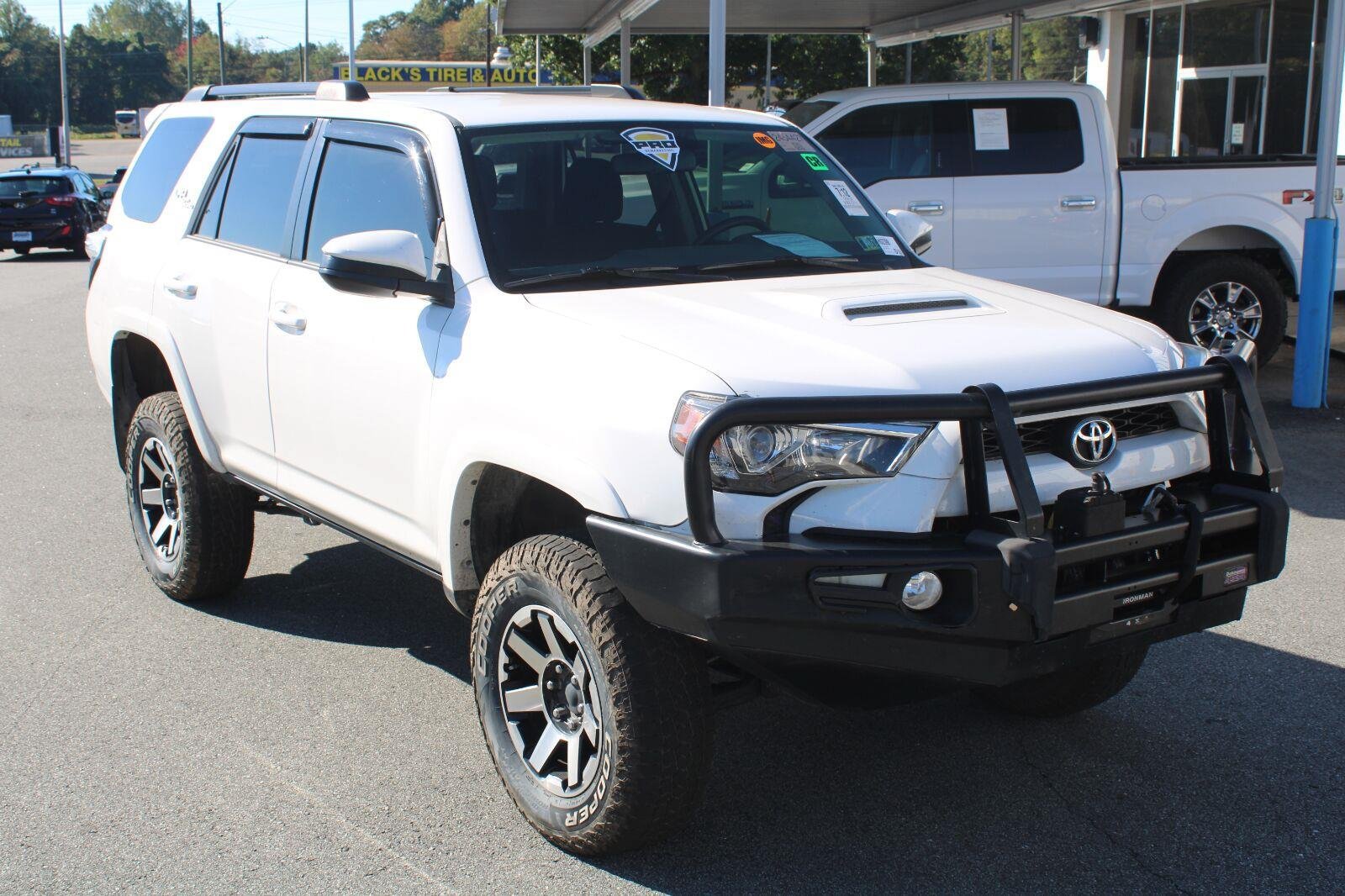 Used 2019 Toyota 4Runner TRD Off-Road AWD/4WD image 3