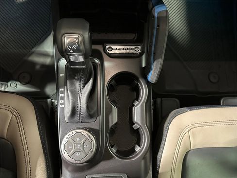 Used 2024 Ford Bronco Wildtrak image 16