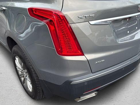 Used 2018 Cadillac XT5 Luxury w/ Driver Awareness Package AWD/4WD image 12