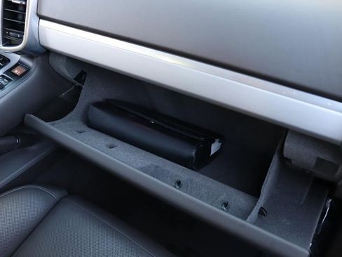 Used 2015 Porsche Cayenne Turbo image 52