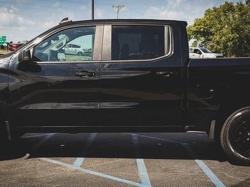 Used 2019 Chevrolet Silverado 1500 LT Trail Boss AWD/4WD image 17
