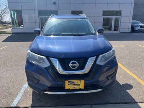 Used 2017 Nissan Rogue SV w/ SV Premium Package image 3