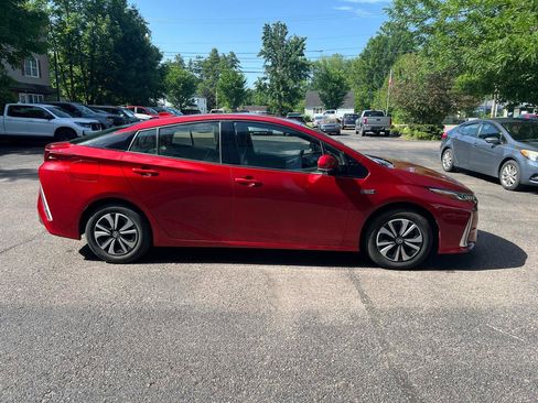 Used 2018 Toyota Prius Prime Premium FWD image 6
