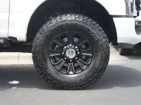 Used 2022 Ford F250 Lariat w/ Tremor Off-Road Package AWD/4WD image 4