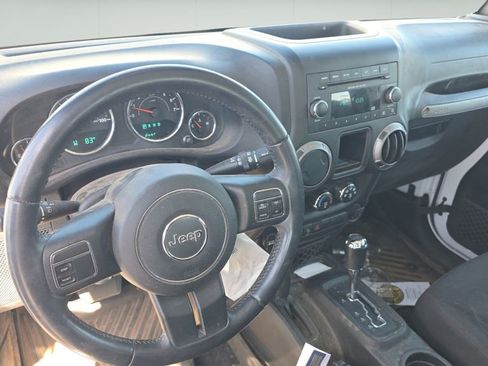 Used 2017 Jeep Wrangler Sport w/ Quick Order Package 24S AWD/4WD image 11