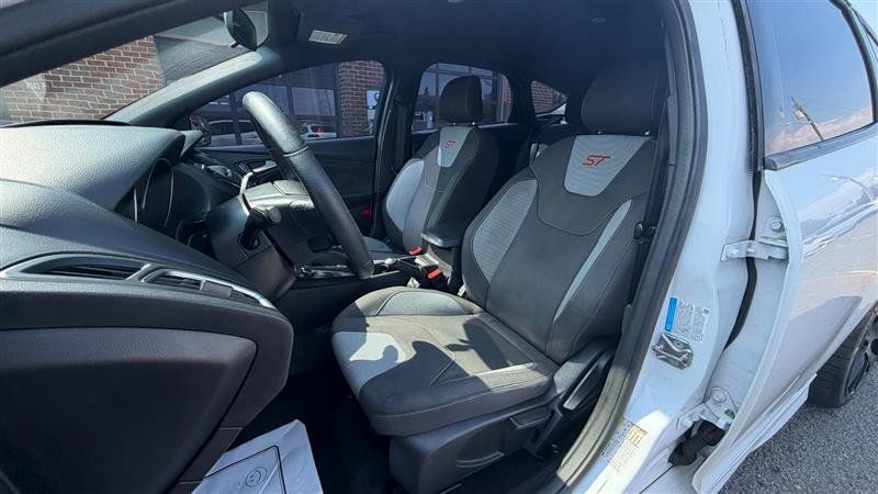 Used 2017 Ford Focus ST FWD image 25