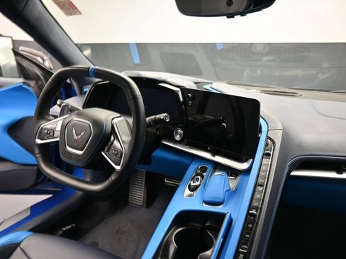 Used 2022 Chevrolet Corvette Stingray Premium Cpe w/ Z51 Performance Package RWD image 20