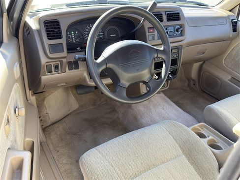 Used 1998 Nissan Frontier XE image 13