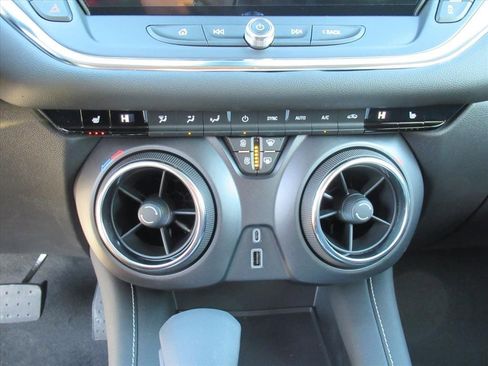 New 2025 Chevrolet Blazer LT image 22