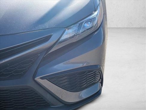 Used 2021 Toyota Camry SE image 9