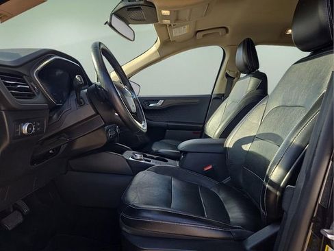 Used 2020 Ford Escape Titanium image 20