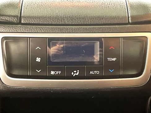 Used 2018 Toyota Highlander Limited image 28