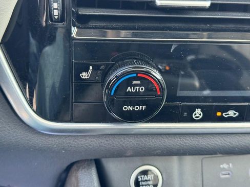 Used 2023 Nissan Rogue SV w/ SV Premium Package image 23