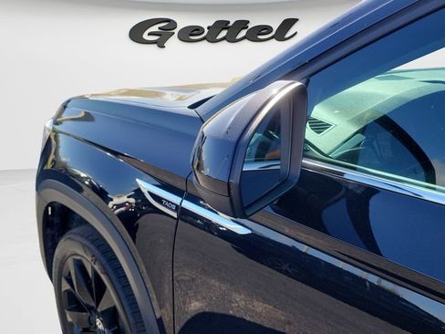 Used 2022 Volkswagen Taos SEL w/ Panoramic Sunroof Package image 10