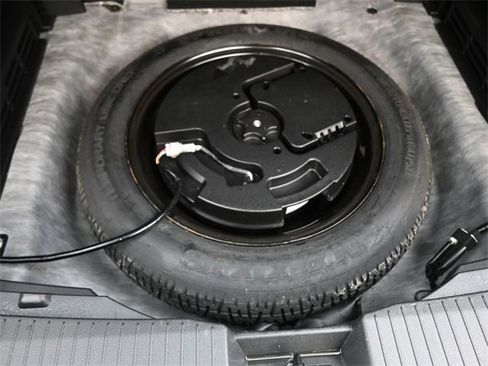 Used 2023 Nissan Rogue SV image 14