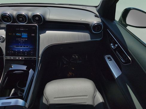 Certified 2026 Mercedes-Benz GLC 300 image 15