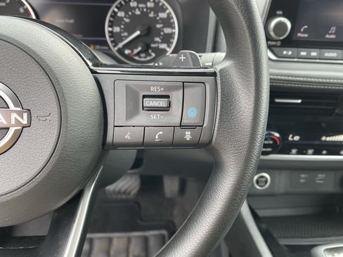 Used 2022 Nissan Rogue SV AWD/4WD image 21
