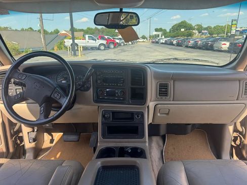 Used 2004 Chevrolet Tahoe LT w/ LT Preferred Equipment Group AWD/4WD image 14