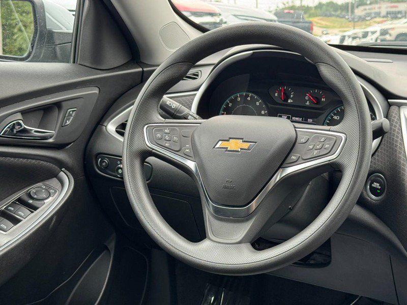 Used 2024 Chevrolet Malibu LT FWD image 12