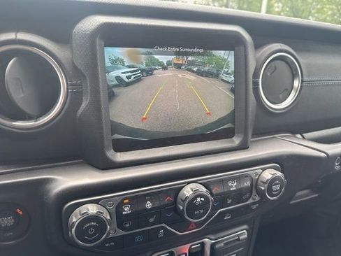 Used 2021 Jeep Wrangler Unlimited Rubicon 4xe w/ Cold Weather Group AWD/4WD image 23