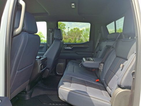 Used 2024 Chevrolet Silverado 1500 High Country w/ Technology Package AWD/4WD image 10