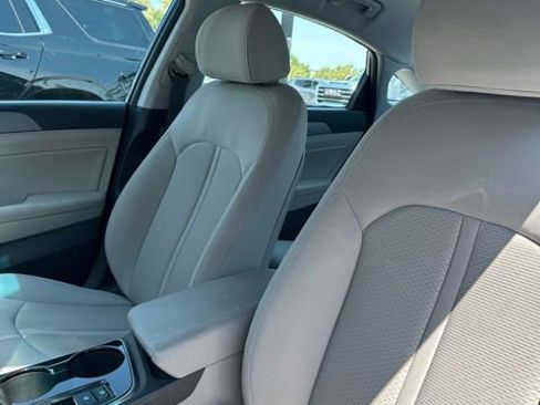 Used 2019 Hyundai Sonata SEL w/ Tech Package 02 FWD image 10
