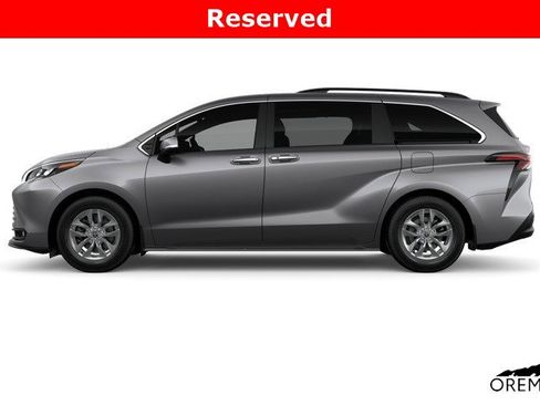 New 2026 Toyota Sienna XLE image 20