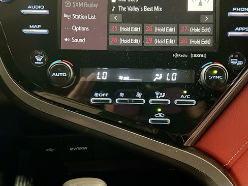 Used 2020 Toyota Camry XSE image 11