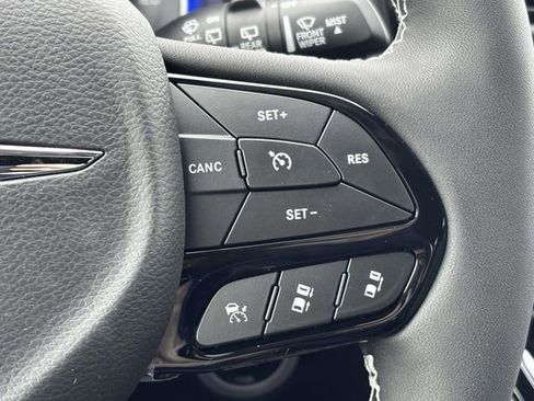 New 2026 Chrysler Pacifica Select w/ S Appearance Package image 19