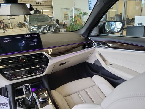 Used 2021 BMW 540i xDrive w/ Executive Package AWD/4WD image 19