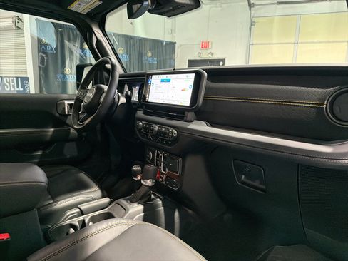 Used 2025 Jeep Wrangler Unlimited Rubicon 392 image 31