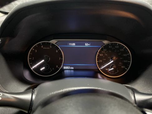 Used 2023 Nissan Altima 2.0 SR FWD image 2