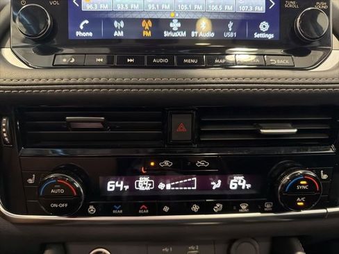 Used 2023 Nissan Rogue SL w/ SL Premium Package image 22