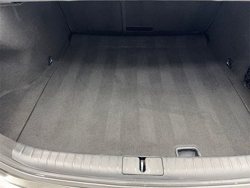 Used 2025 Genesis G70 2.5T image 79