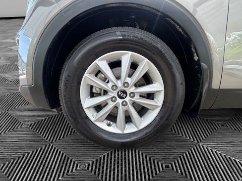 Used 2019 Kia Sorento FWD w/ Option Group 020 image 9