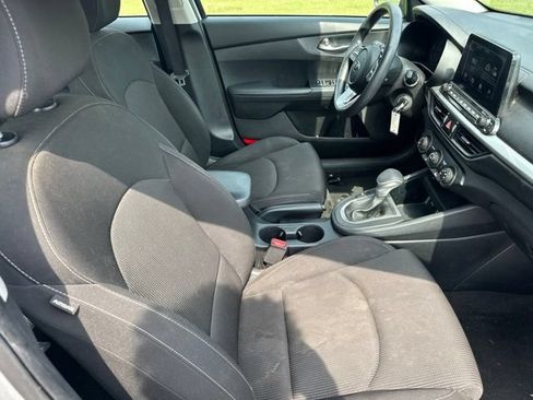 Used 2021 Kia Forte LXS FWD image 24