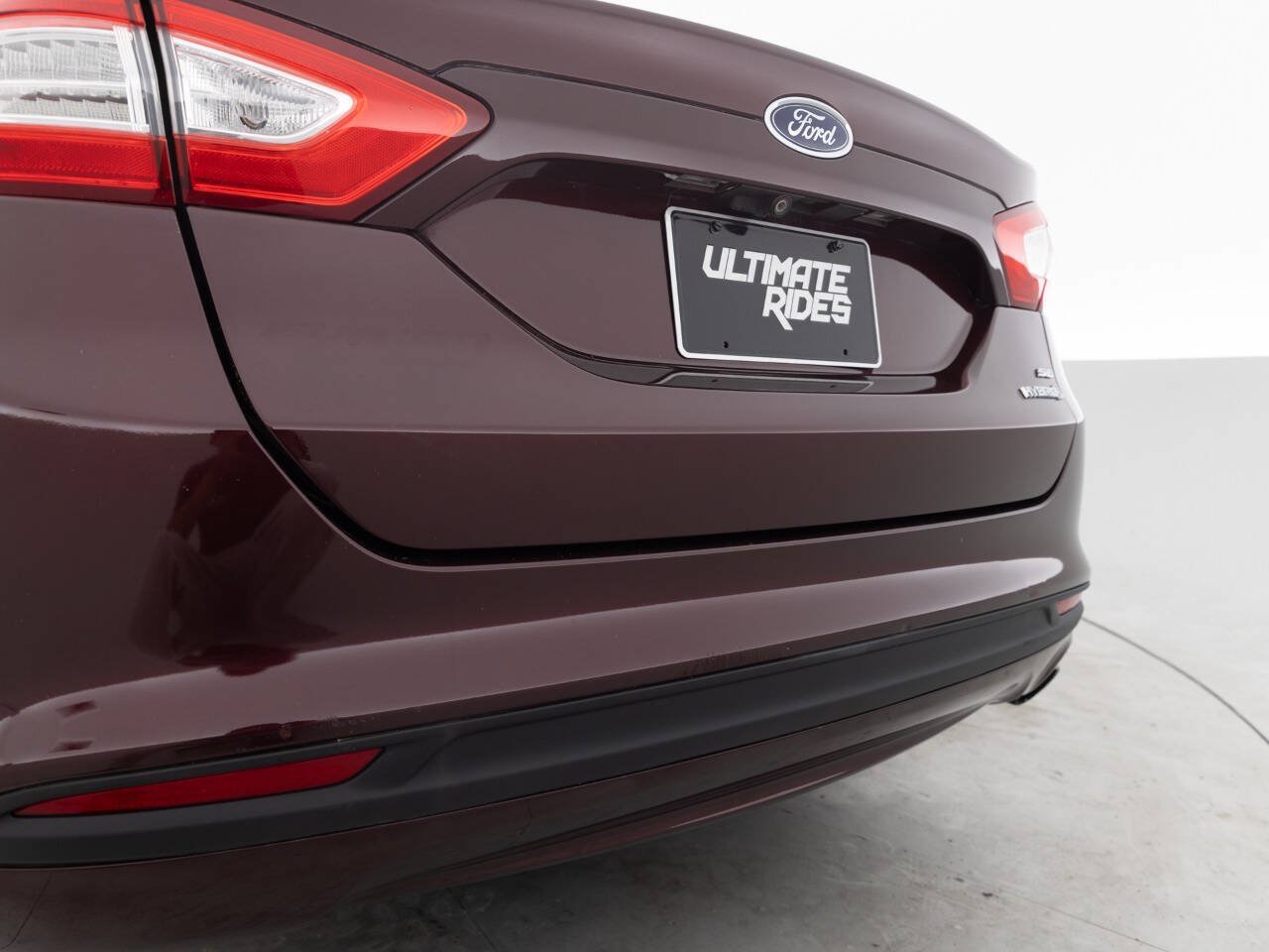 Used 2013 Ford Fusion SE FWD image 16