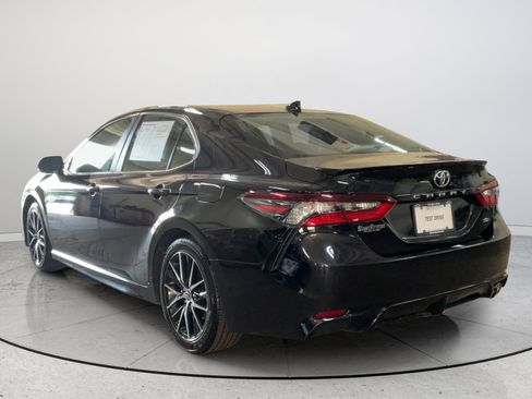 Used 2024 Toyota Camry SE FWD image 9
