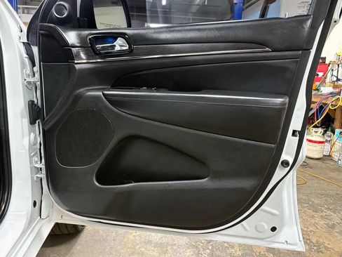 Used 2019 Jeep Grand Cherokee High Altitude AWD/4WD image 27