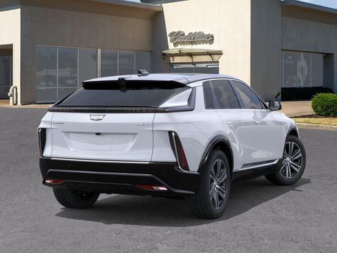 New 2026 Cadillac Lyriq Luxury w/ LPO, Floor Liner Package AWD/4WD image 28