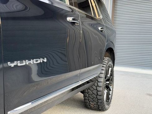 Used 2021 GMC Yukon SLT AWD/4WD image 17