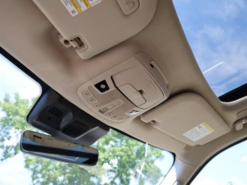 Used 2023 Lincoln Navigator Reserve AWD/4WD image 7