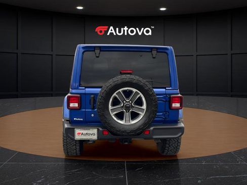 Used 2018 Jeep Wrangler Unlimited Sahara image 4