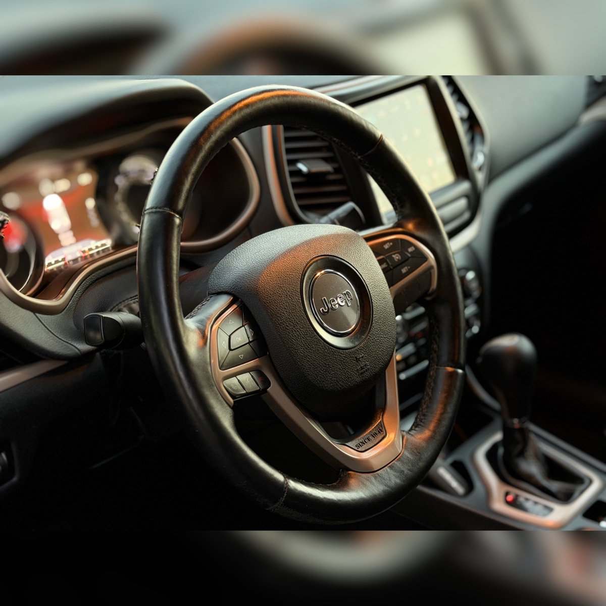 Used 2017 Jeep Cherokee Limited FWD image 5