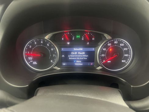 Used 2024 GMC Terrain SLT image 12